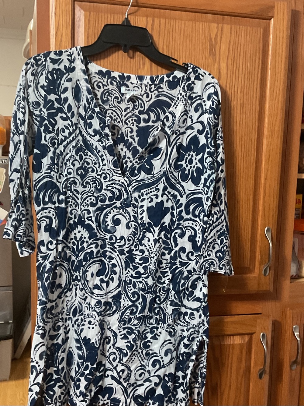 Old Navy Navy and White Paisley V-Neck cover up size small